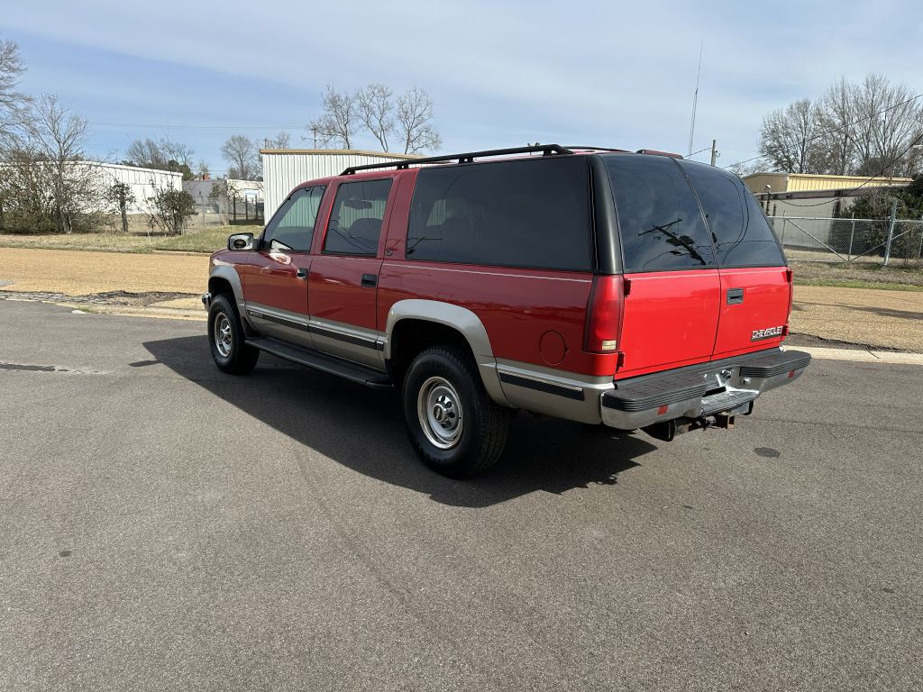 1998 Chevrolet Suburban Image 3