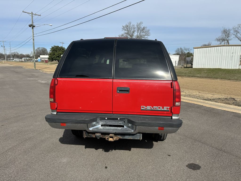 1998 Chevrolet Suburban Image 4