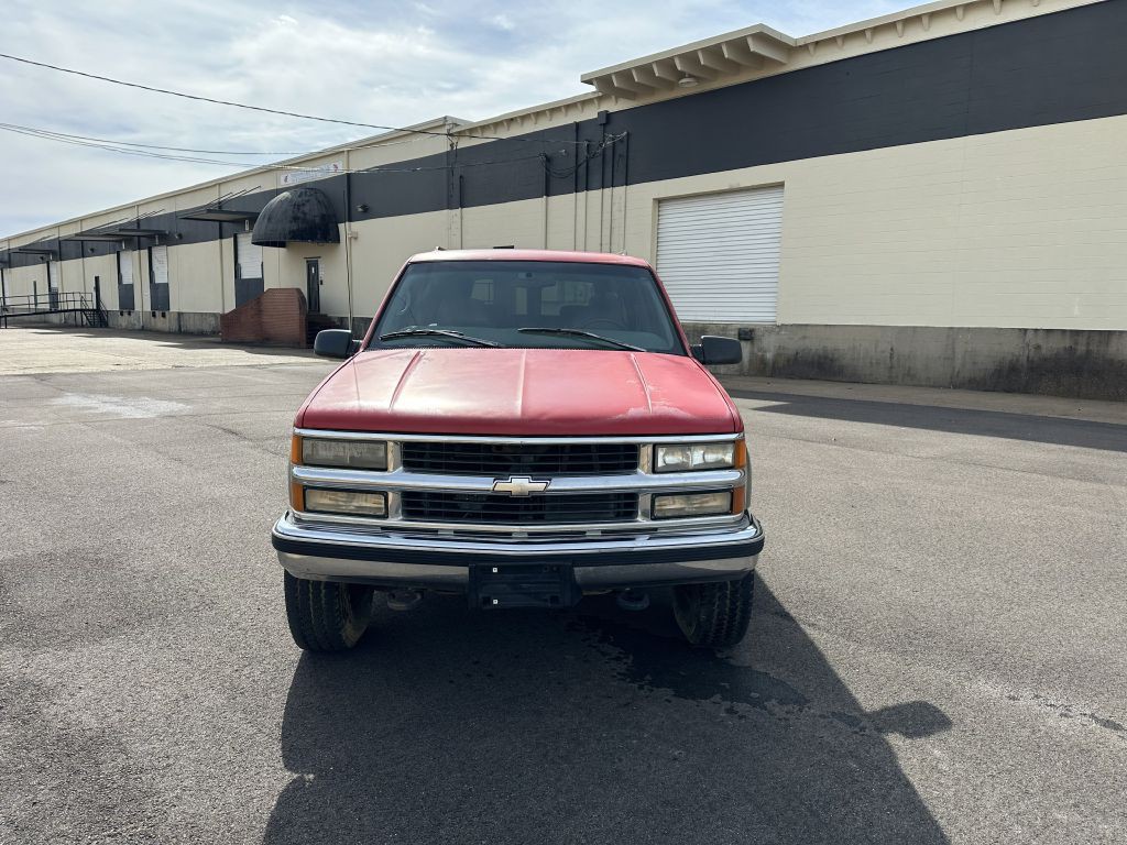 1998 Chevrolet Suburban Image 8