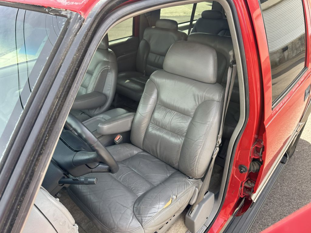 1998 Chevrolet Suburban Image 22