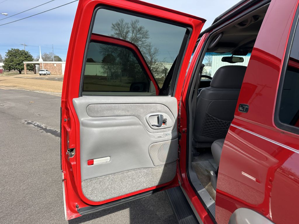 1998 Chevrolet Suburban Image 26