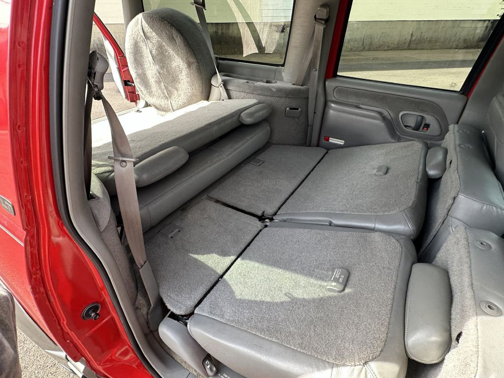 1998 Chevrolet Suburban Image 34