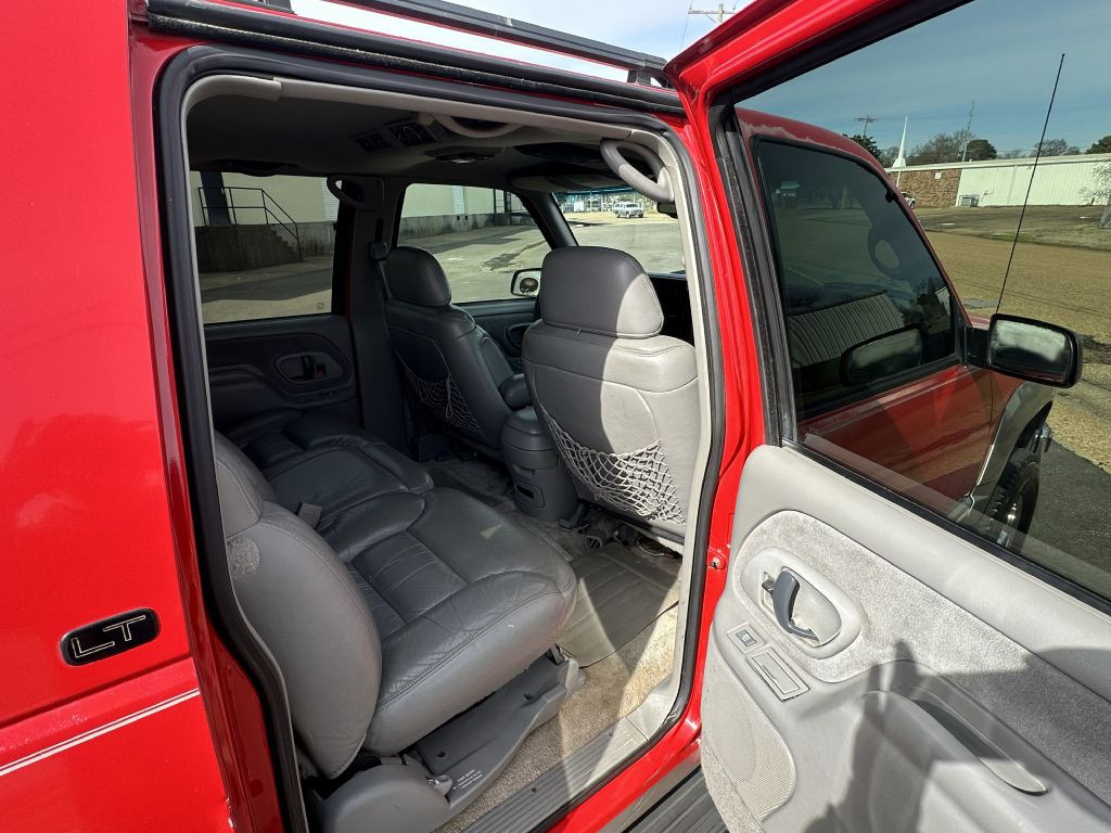 1998 Chevrolet Suburban Image 37
