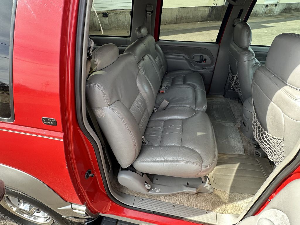 1998 Chevrolet Suburban Image 38