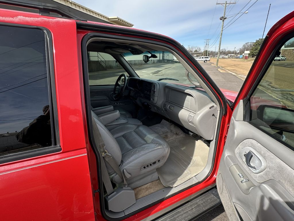 1998 Chevrolet Suburban Image 40