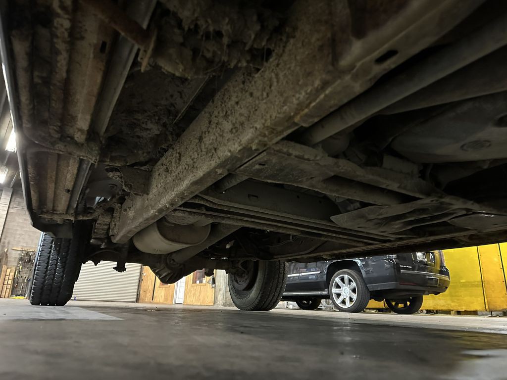 1998 Chevrolet Suburban Image 54