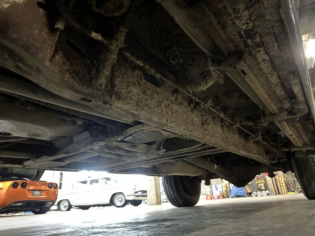 1998 Chevrolet Suburban Image 56