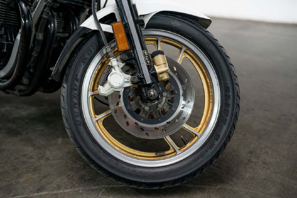 1985 Suzuki Gs550e Image 11