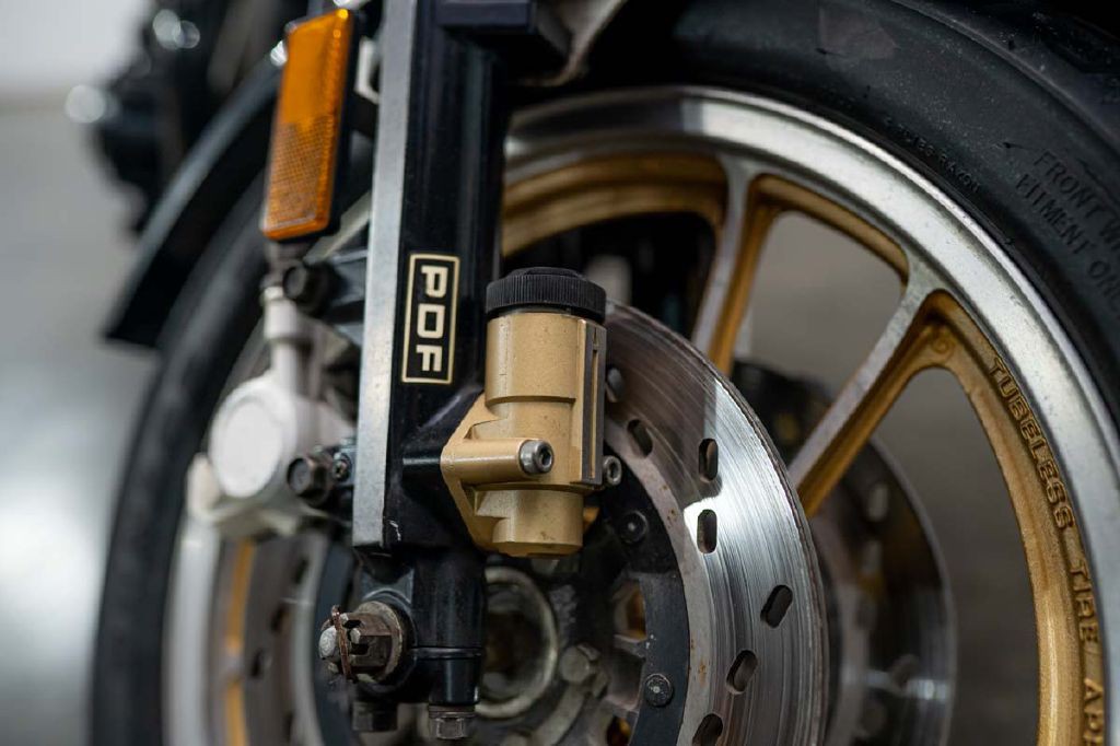 1985 Suzuki Gs550e Image 12