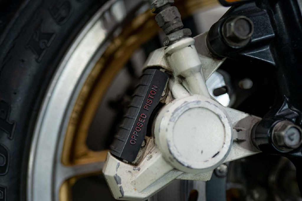 1985 Suzuki Gs550e Image 16