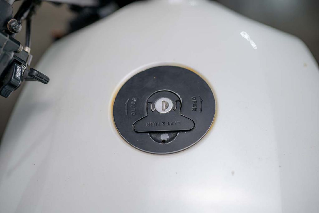 1985 Suzuki Gs550e Image 29