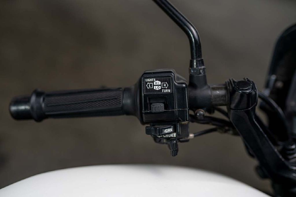 1985 Suzuki Gs550e Image 30