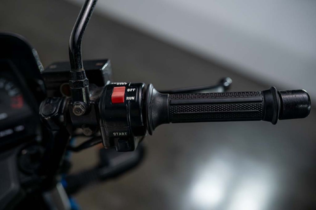 1985 Suzuki Gs550e Image 31