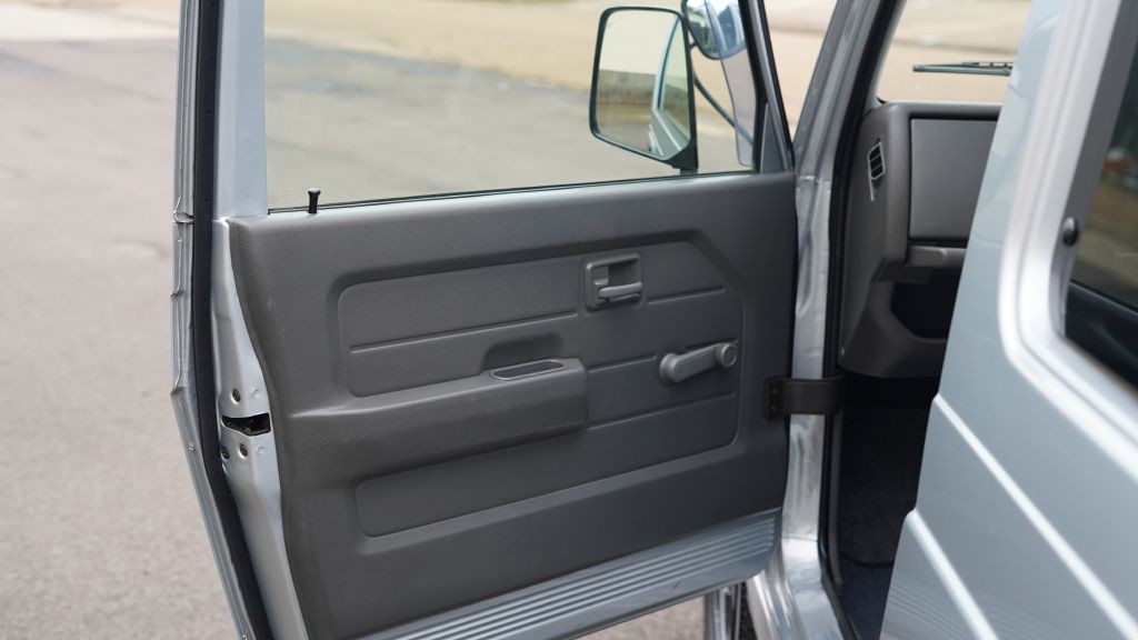 1997 Suzuki Jimny Image 32