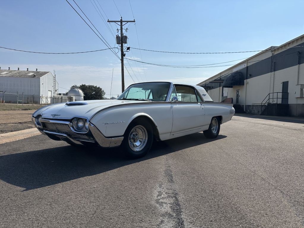 1961 Ford Thunderbird Image 1