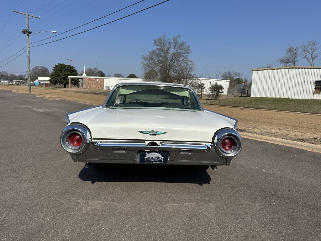 1961 Ford Thunderbird Image 5