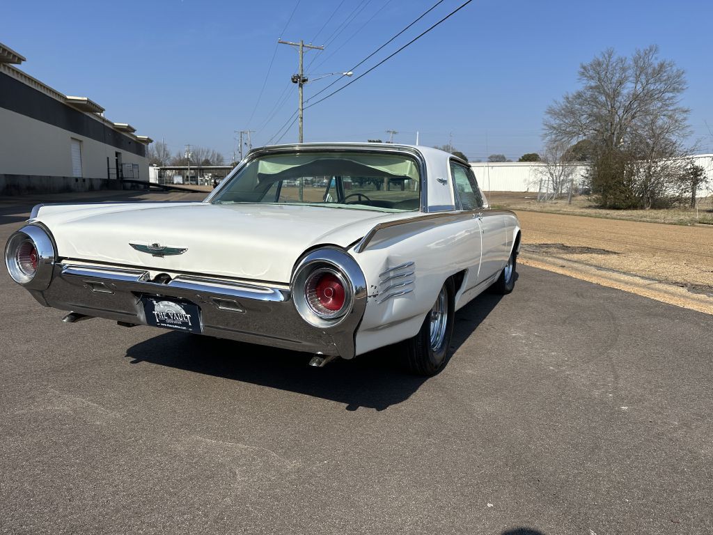 1961 Ford Thunderbird Image 6