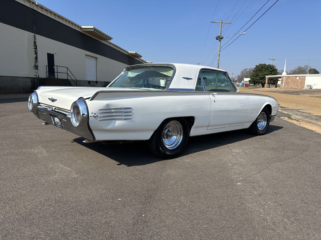 1961 Ford Thunderbird Image 7
