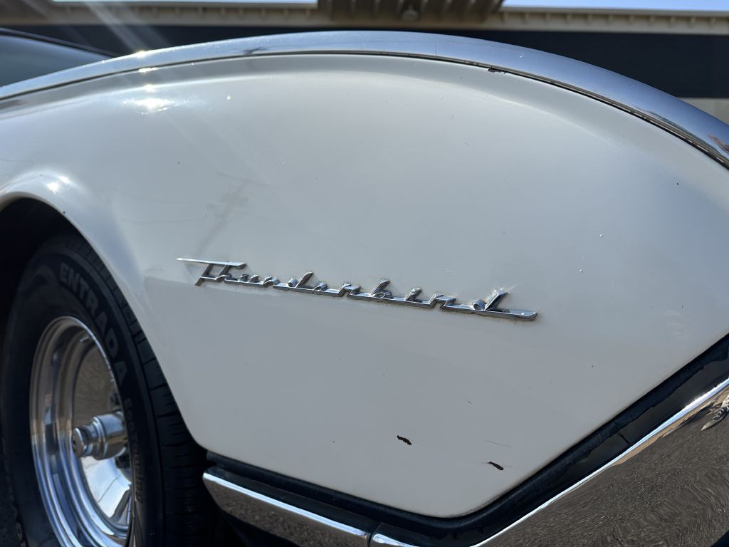 1961 Ford Thunderbird Image 16