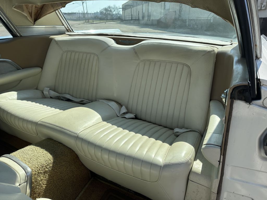 1961 Ford Thunderbird Image 30
