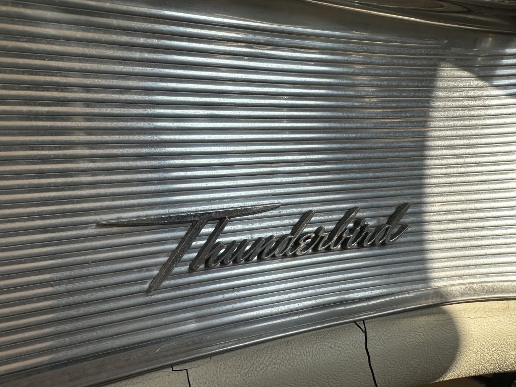 1961 Ford Thunderbird Image 35