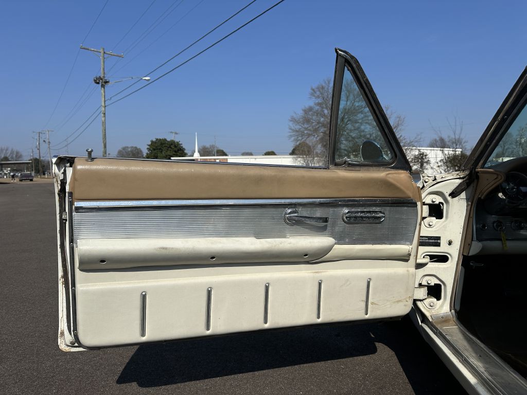 1961 Ford Thunderbird Image 39