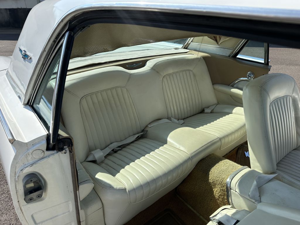 1961 Ford Thunderbird Image 42