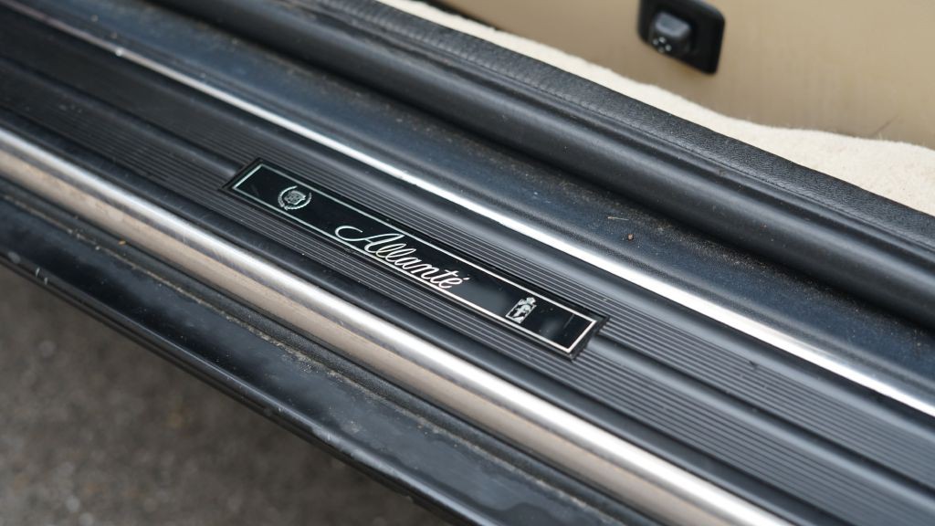 1993 Cadillac Allante Image 27