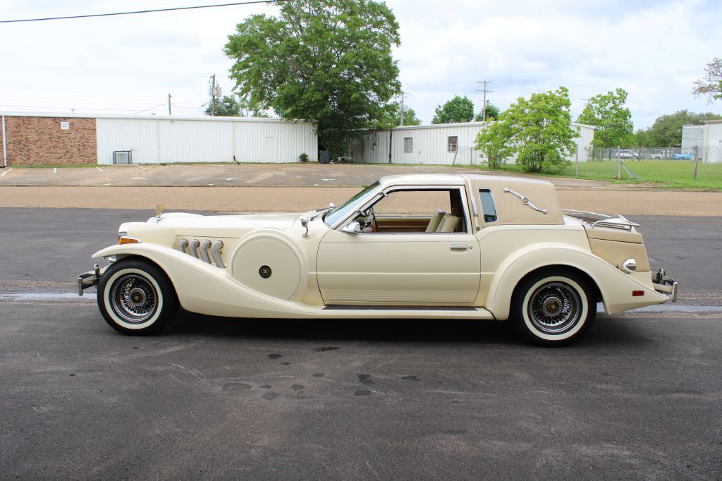 1984 Ford Mustang Image 2