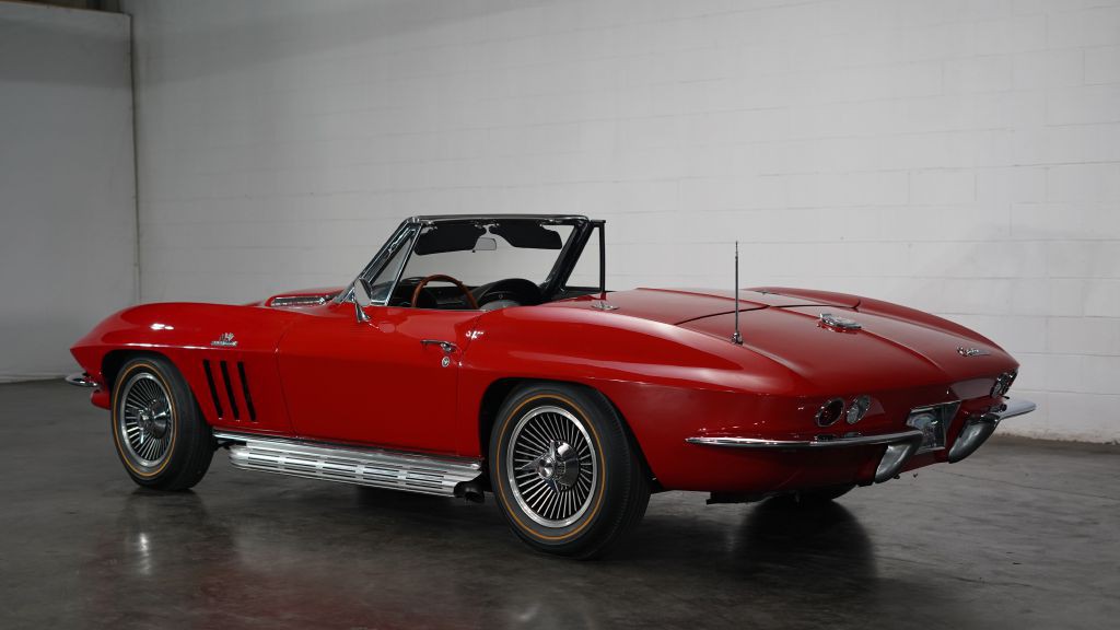 1965 Chevrolet Corvette Image 3