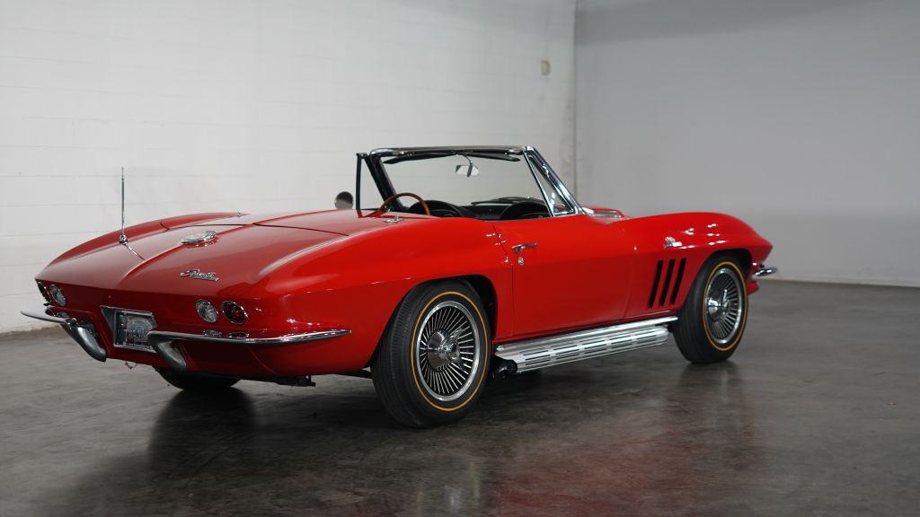 1965 Chevrolet Corvette Image 4