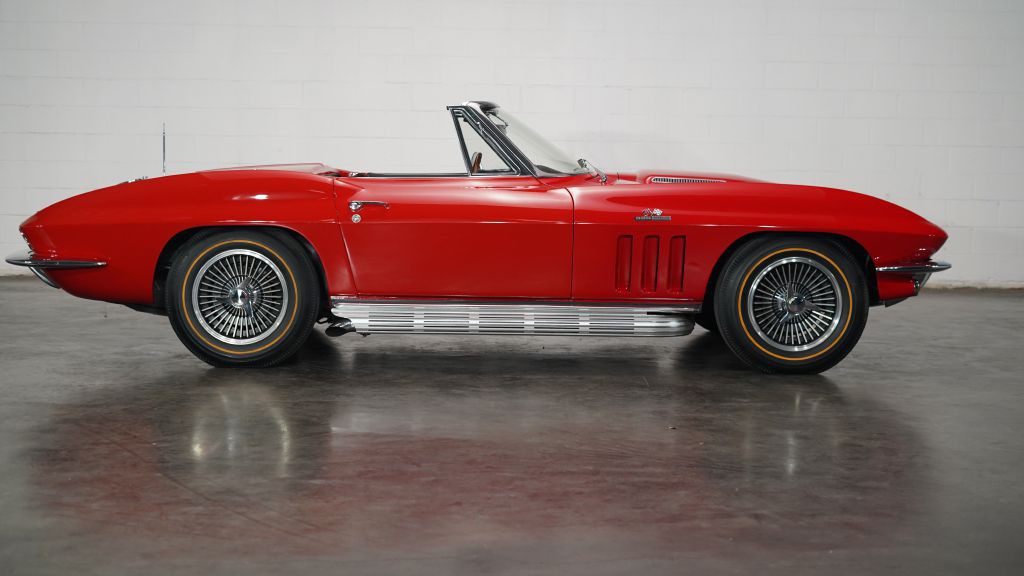 1965 Chevrolet Corvette Image 5