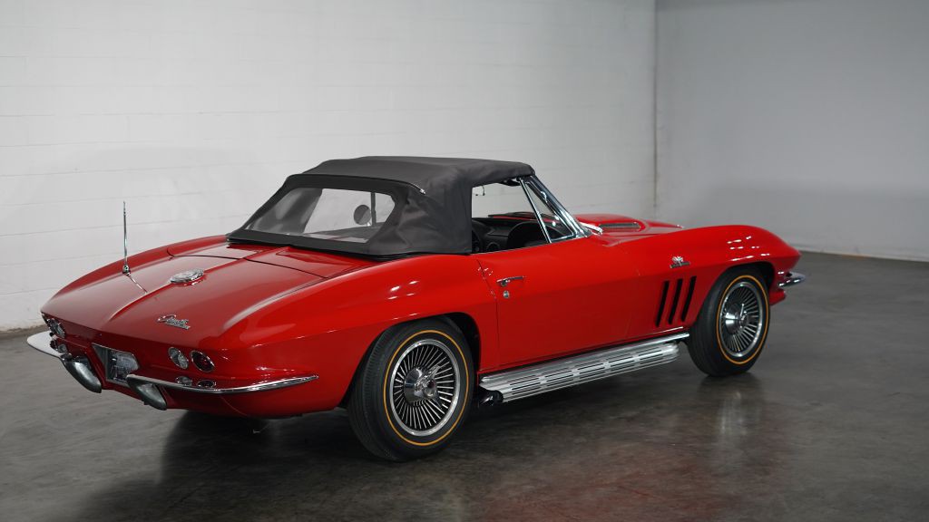 1965 Chevrolet Corvette Image 10