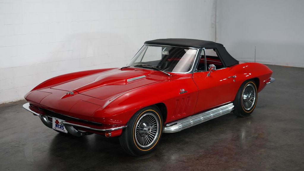 1965 Chevrolet Corvette Image 13
