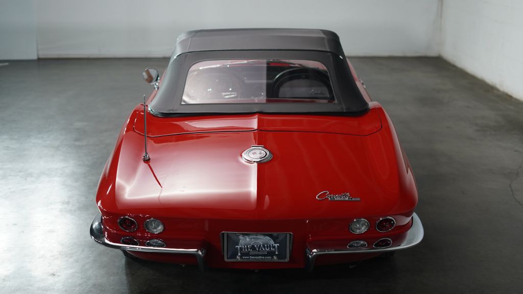1965 Chevrolet Corvette Image 14
