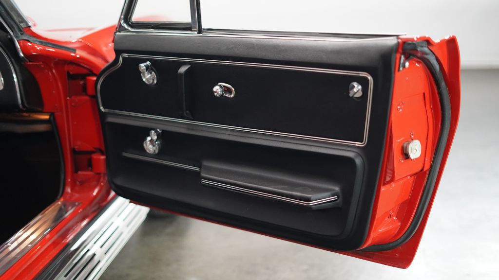 1965 Chevrolet Corvette Image 18