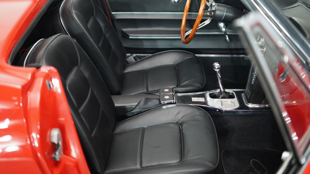 1965 Chevrolet Corvette Image 19