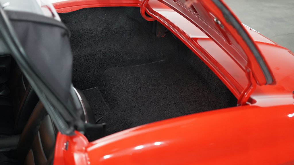 1965 Chevrolet Corvette Image 28