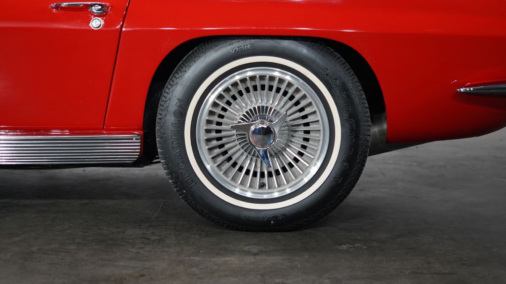 1963 Chevrolet Corvette Image 28