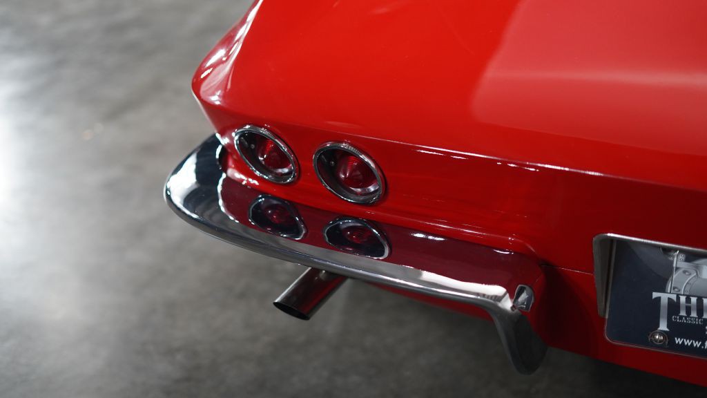 1963 Chevrolet Corvette Image 32