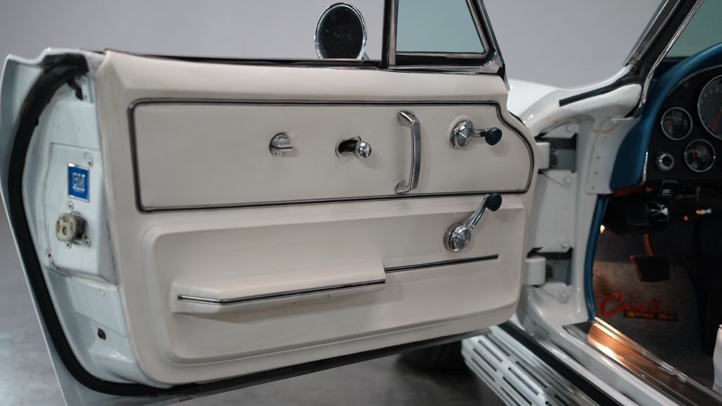 1967 Chevrolet Corvette Image 14