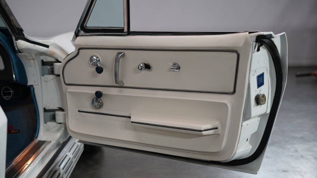 1967 Chevrolet Corvette Image 16