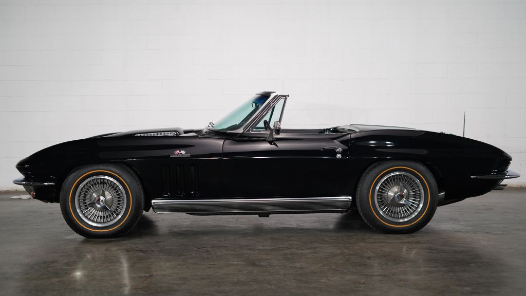 1966 Chevrolet Corvette Image 2