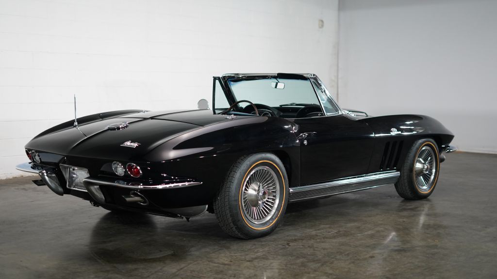 1966 Chevrolet Corvette Image 4