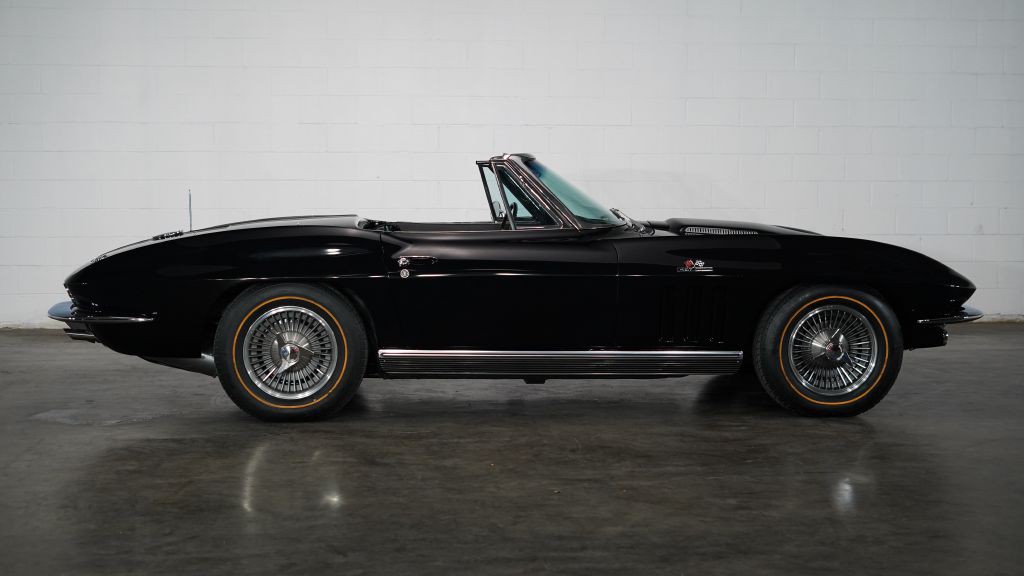 1966 Chevrolet Corvette Image 5