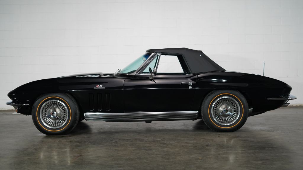 1966 Chevrolet Corvette Image 8