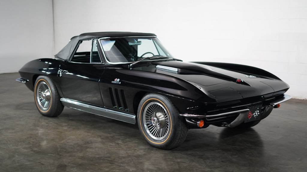 1966 Chevrolet Corvette Image 12