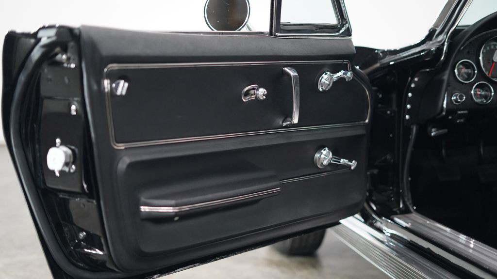 1966 Chevrolet Corvette Image 15