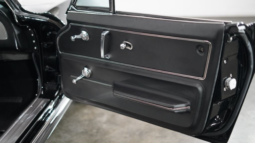 1966 Chevrolet Corvette Image 17