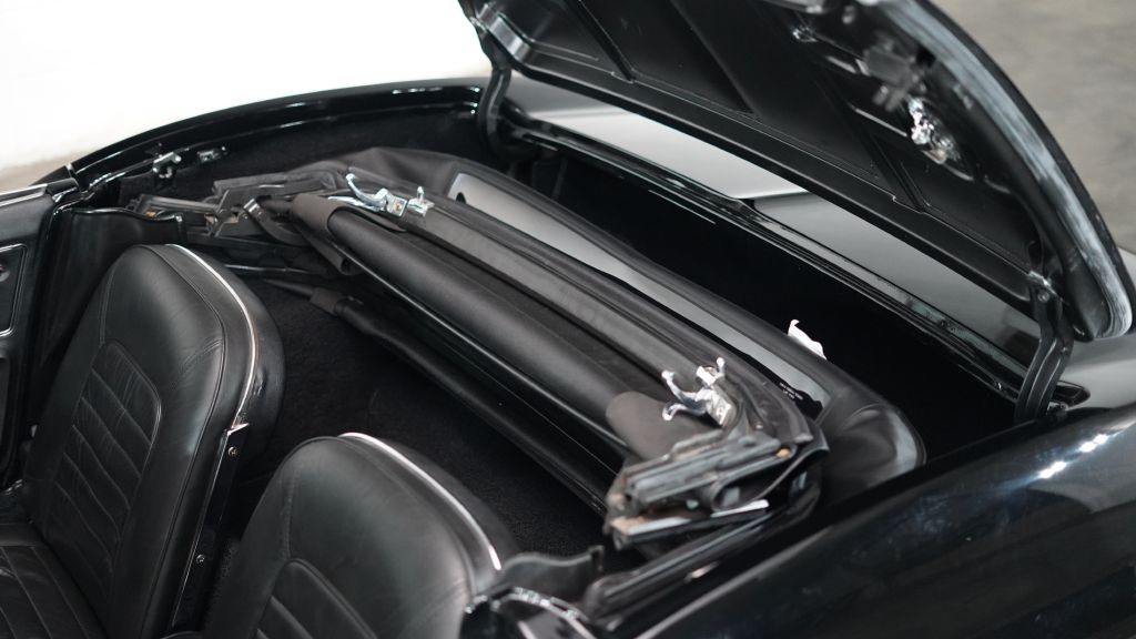 1966 Chevrolet Corvette Image 28